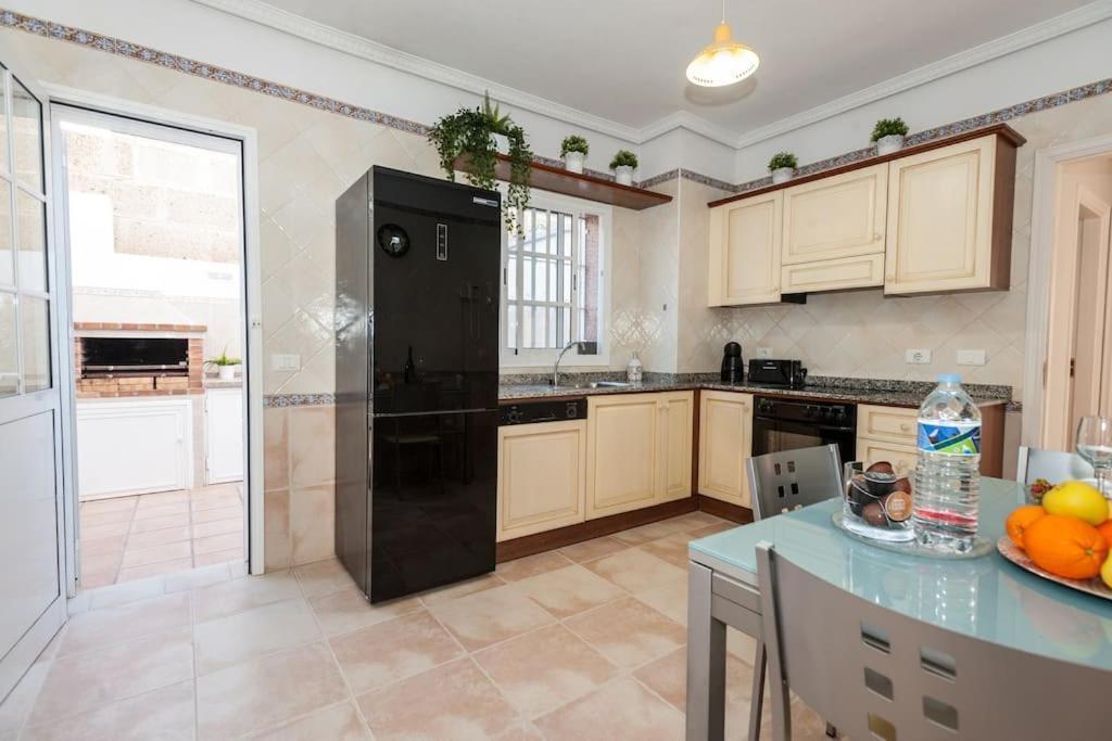 Villa Vanesa Luxury Private Villa With A Heated Pool, 4 Bedrooms And 4 Bathrooms Costa Adeje  Exteriér fotografie